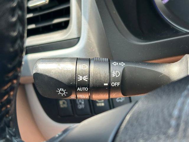 Used 2018 Toyota Highlander Limited Platinum FWD image 29