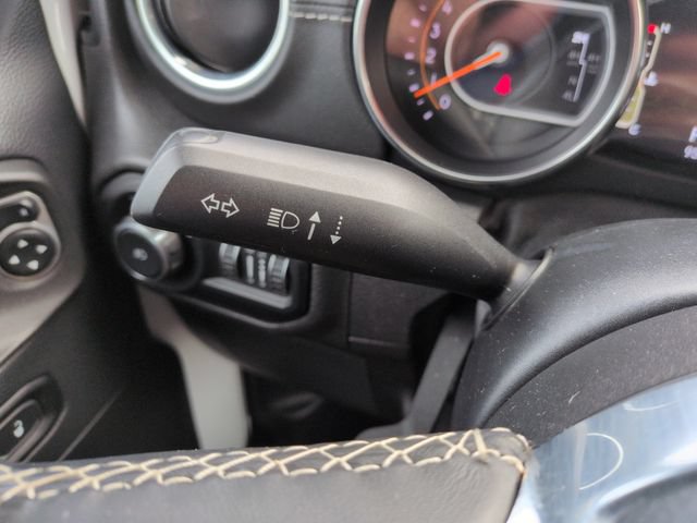 Used 2019 Jeep Wrangler Unlimited Sahara AWD/4WD image 37