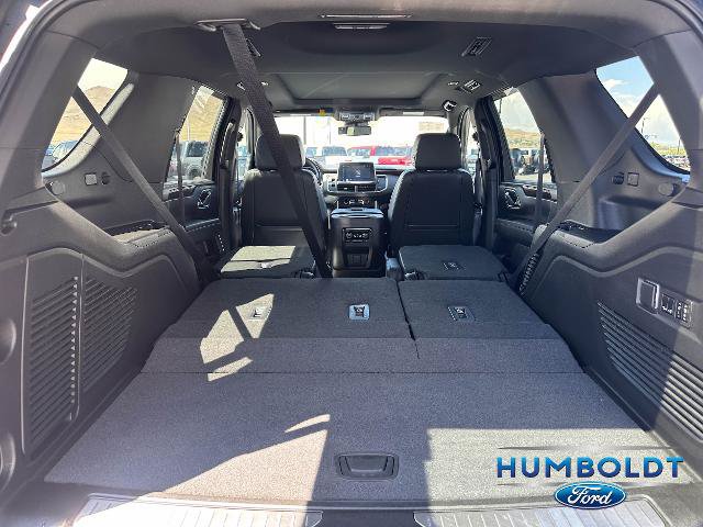 Used 2023 Chevrolet Tahoe Z71 w/ Luxury Package AWD/4WD image 32