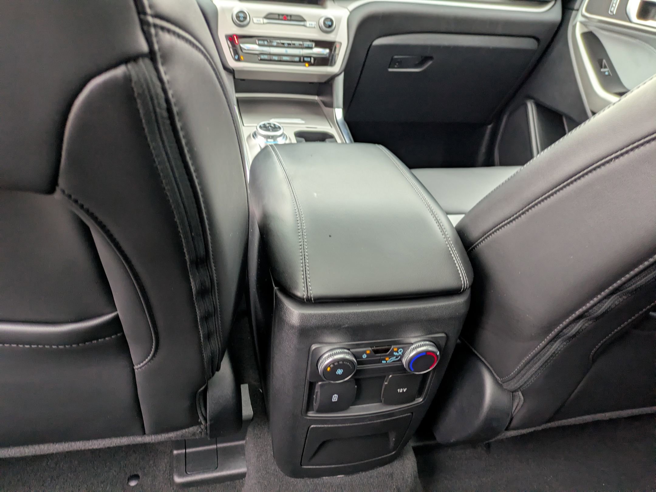 Certified 2022 Ford Explorer XLT w/ Equipment Group 202A image 32