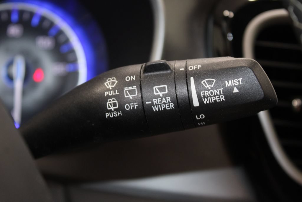Used 2024 Chrysler Pacifica Touring-L FWD image 40