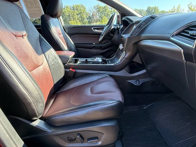 Certified 2020 Ford Edge Titanium w/ Equipment Group 301A AWD/4WD image 23