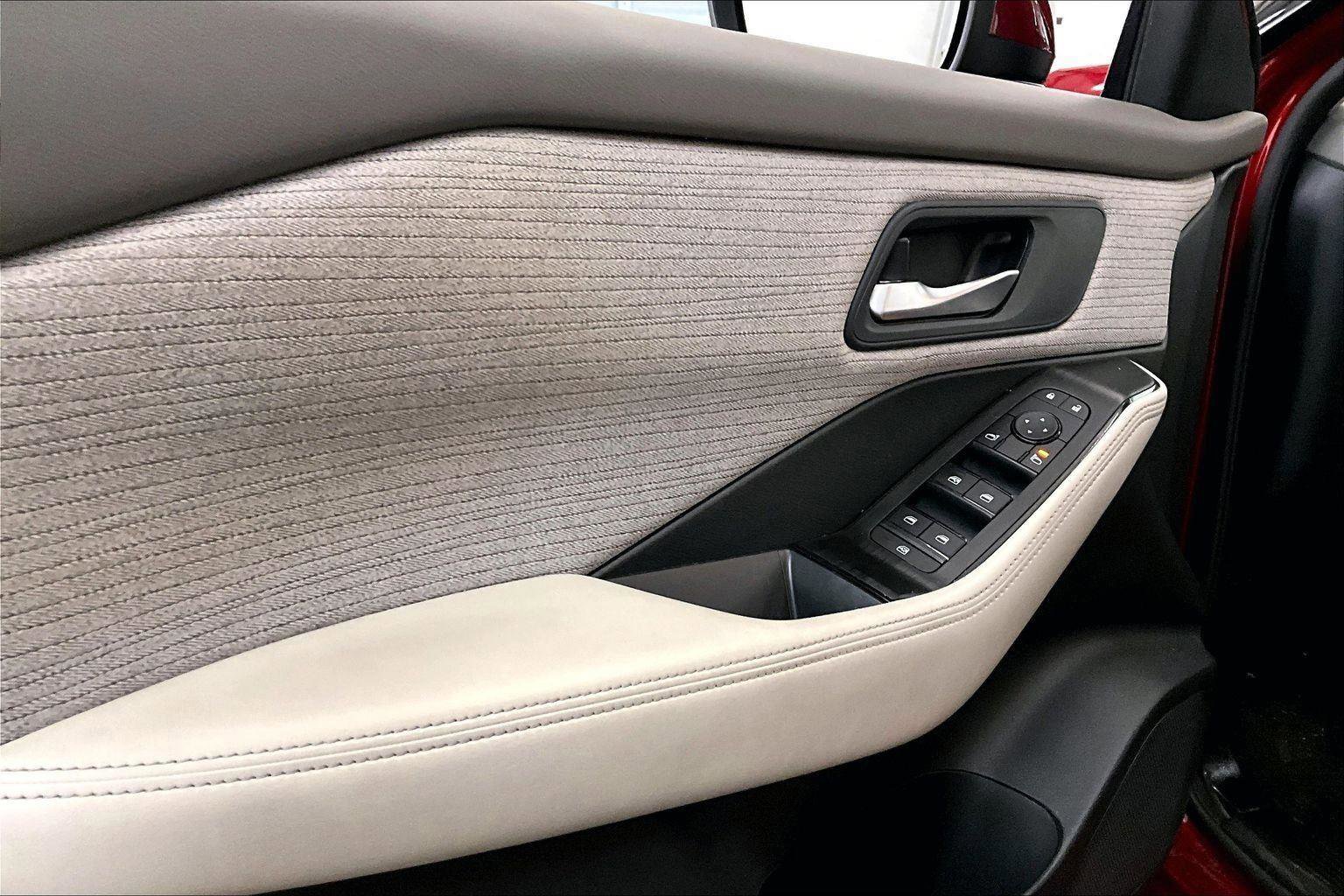 Used 2021 Nissan Rogue SV image 22