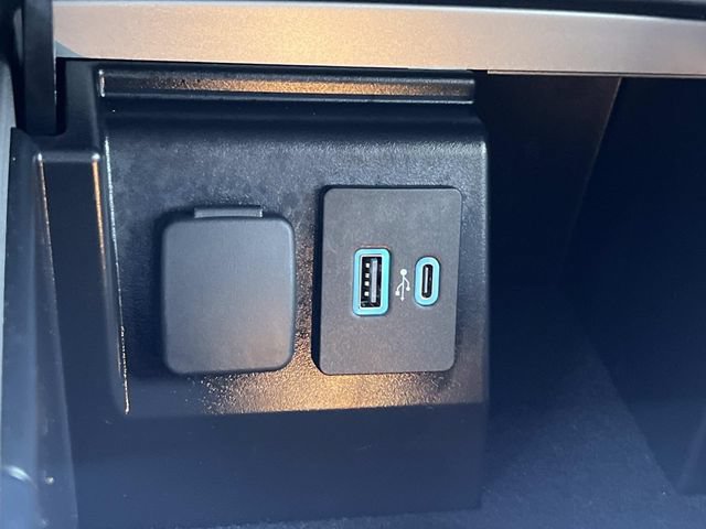 Certified 2024 Ford Explorer XLT w/ Equipment Group 202A AWD/4WD image 24