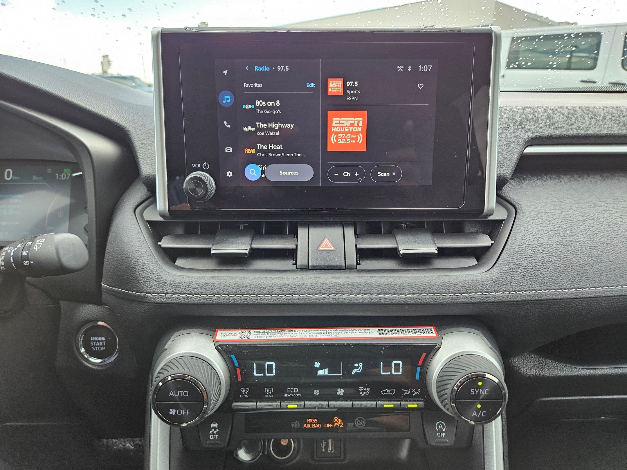 Used 2025 Toyota RAV4 XLE w/ Convenience Package FWD image 23