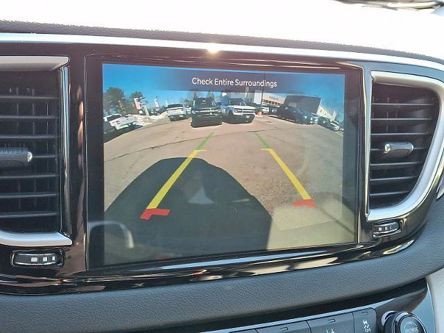 Used 2023 Chrysler Pacifica Touring-L image 18