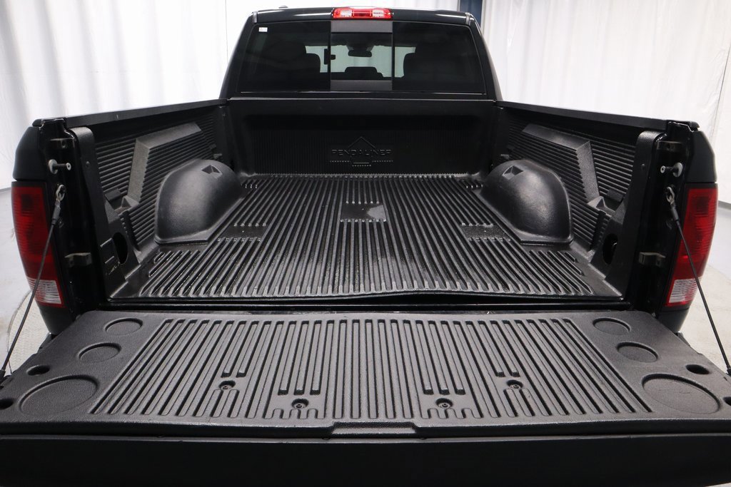 Used 2019 RAM 1500 Classic SLT image 16
