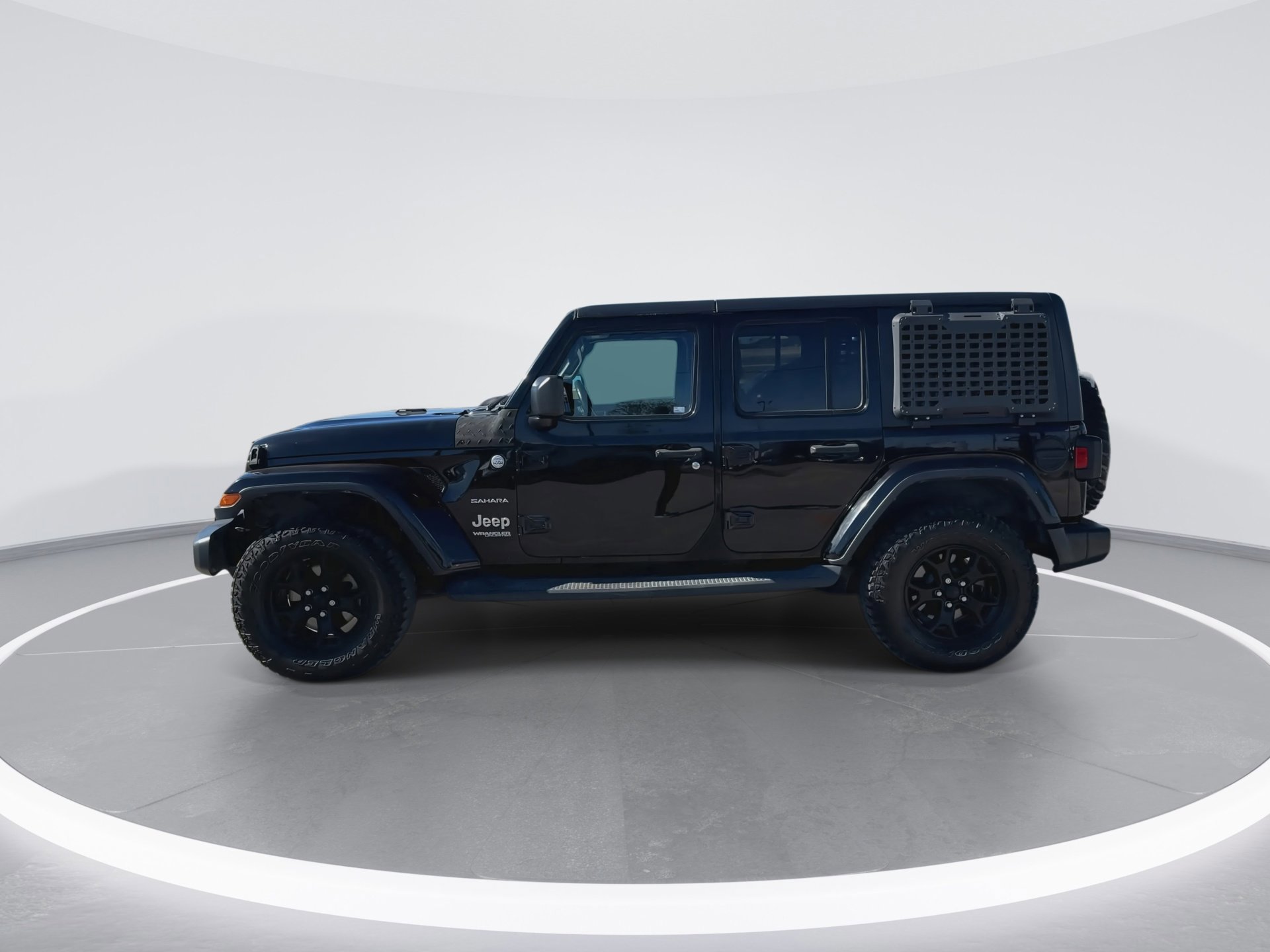 Used 2019 Jeep Wrangler Unlimited Sahara image 7