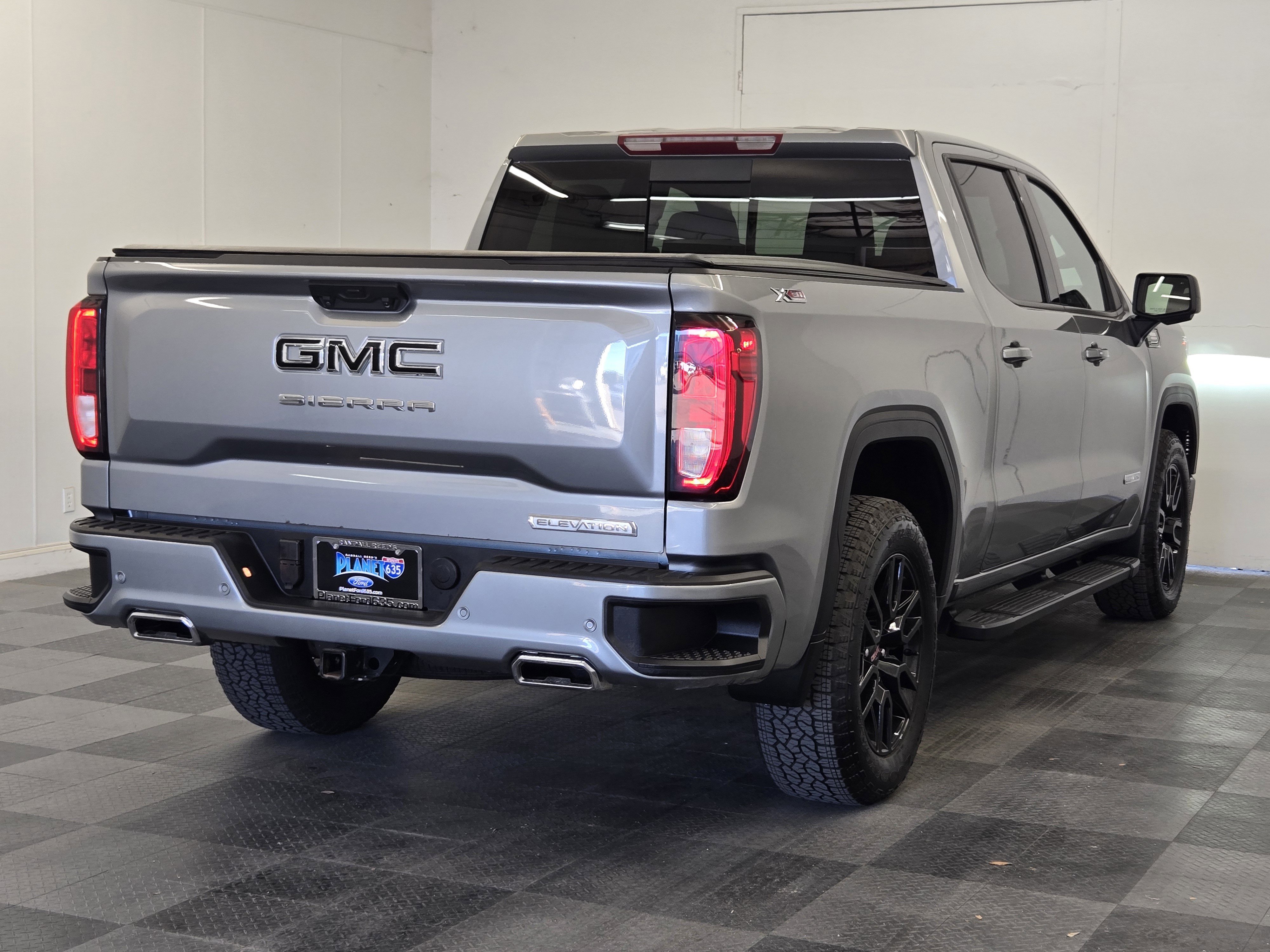 Used 2025 GMC Sierra 1500 Elevation w/ Elevation Premium Package image 5