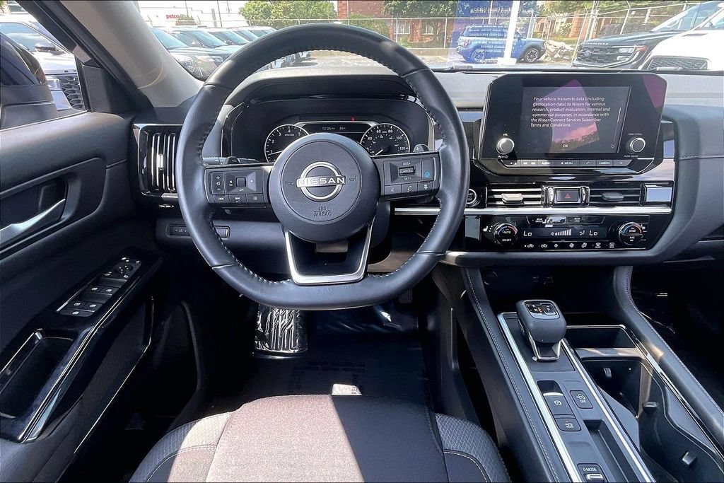 Used 2022 Nissan Pathfinder SV FWD image 4