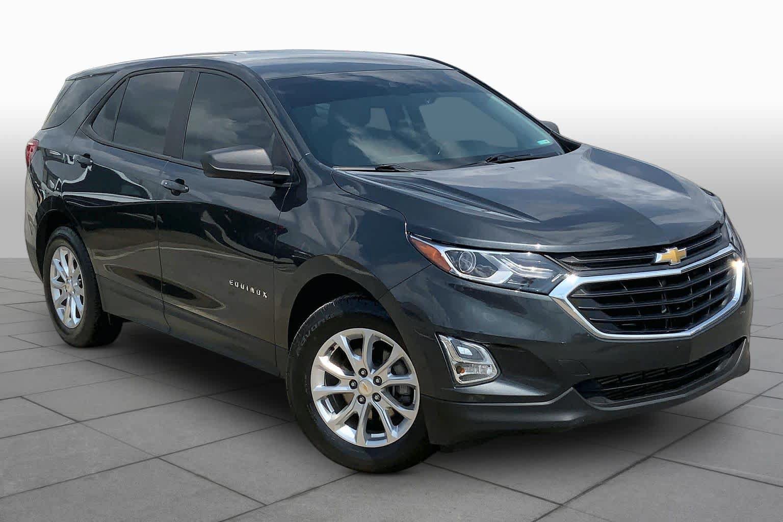 Used 2020 Chevrolet Equinox LS w/ LS Convenience Package FWD image 3