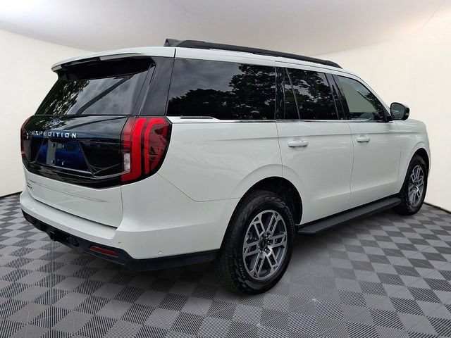 Certified 2025 Ford Expedition Active AWD/4WD image 6