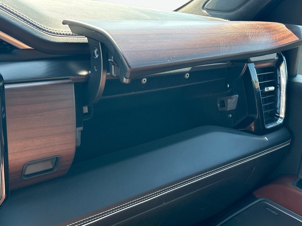 Used 2024 GMC Sierra 2500 Denali Ultimate AWD/4WD image 39