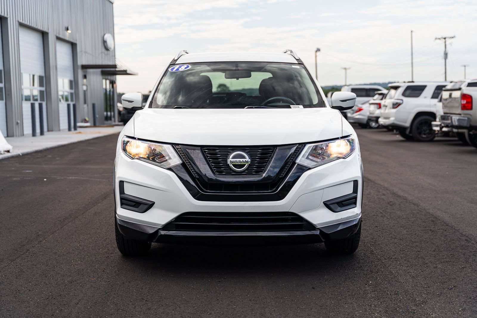 Used 2018 Nissan Rogue SV FWD video 2