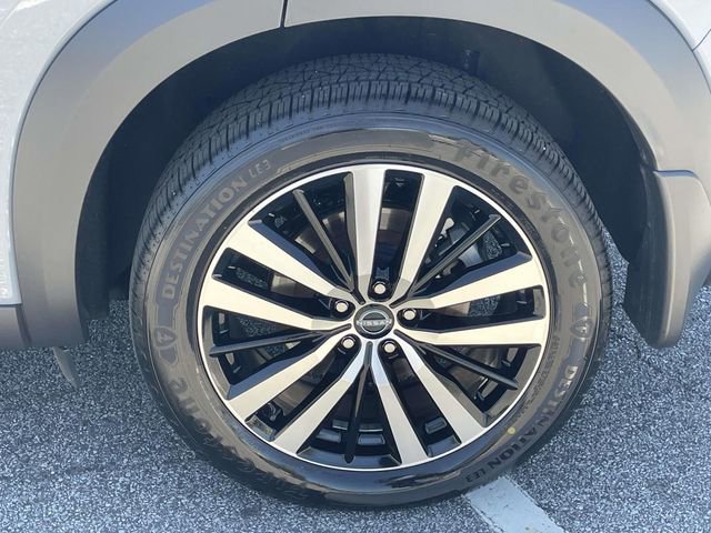 Used 2024 Nissan Pathfinder Platinum image 9