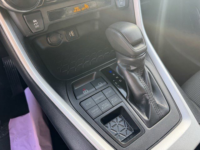 Used 2024 Toyota RAV4 LE image 20