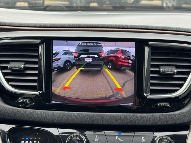 Used 2018 Chrysler Pacifica Touring-L Plus FWD image 9
