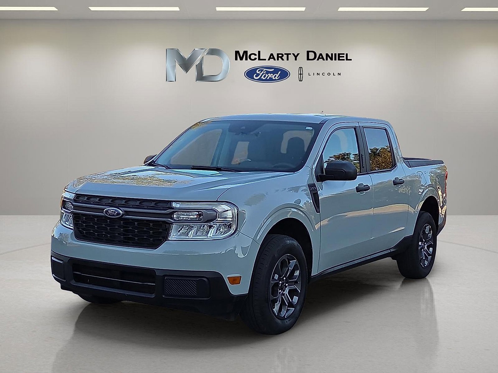 Certified 2022 Ford Maverick XLT image 2