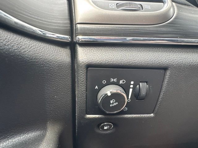 Used 2019 Jeep Grand Cherokee Limited AWD/4WD image 26