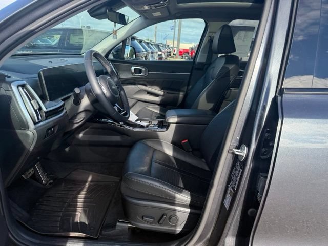 Used 2024 Kia Sorento SX AWD/4WD image 2