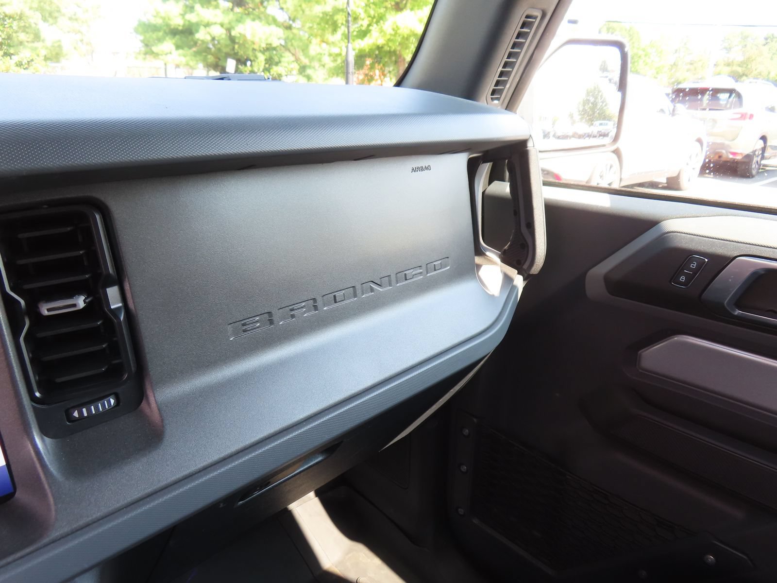 Certified 2024 Ford Bronco Big Bend w/ Sasquatch Package AWD/4WD image 22