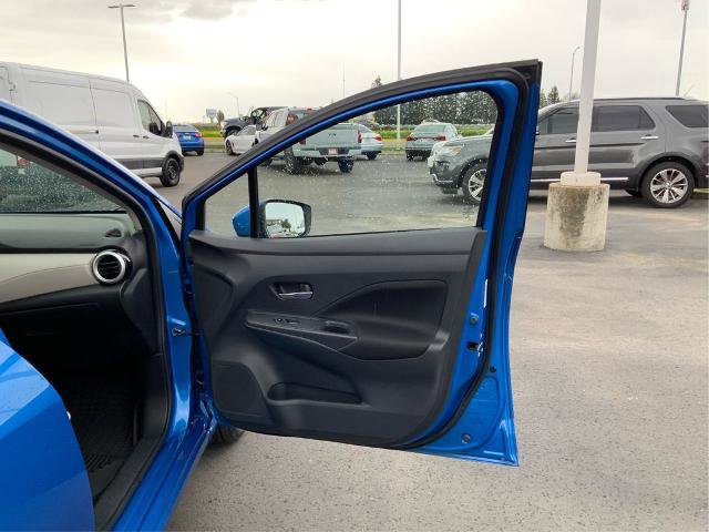 Used 2022 Nissan Versa SV image 23