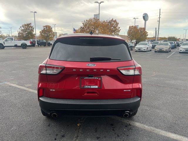 Certified 2022 Ford Escape SE w/ SE Sport Appearance Package image 4