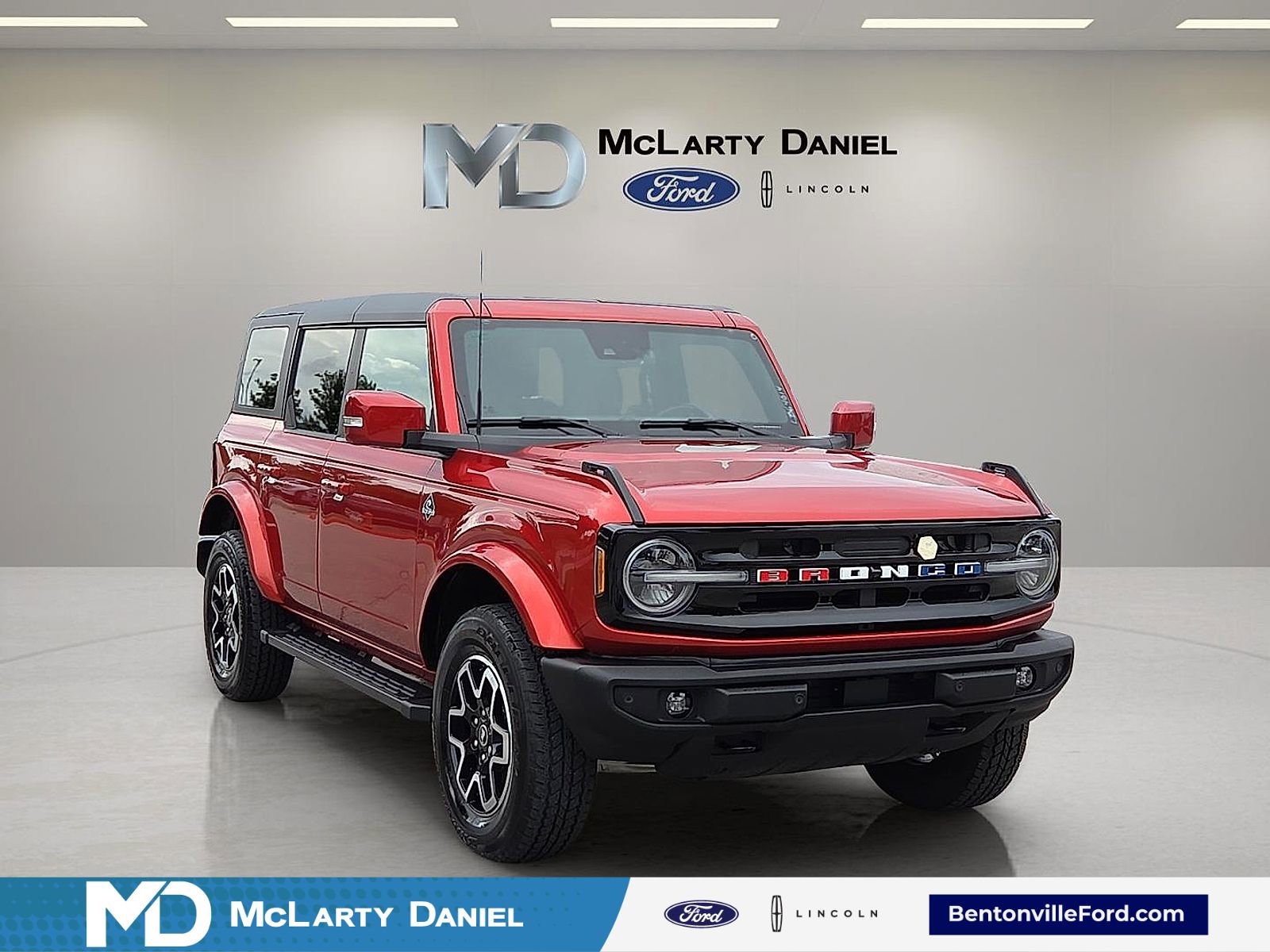 Certified 2023 Ford Bronco Outer Banks AWD/4WD image 1
