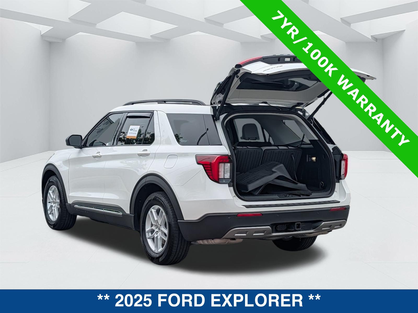 Certified 2025 Ford Explorer Active w/ Active Comfort Package RWD image 14