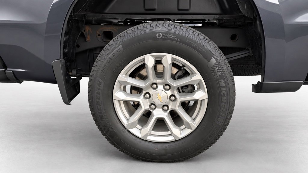 Used 2024 Chevrolet Silverado 1500 LT AWD/4WD image 8