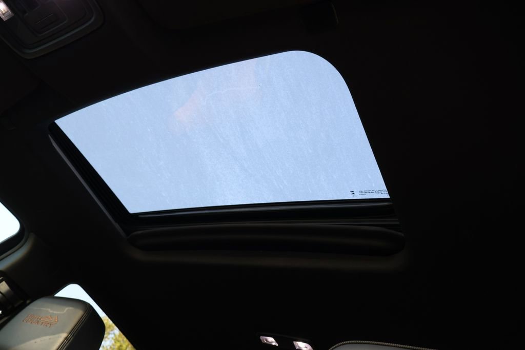 Used 2023 Chevrolet Silverado 1500 High Country w/ Technology Package image 5