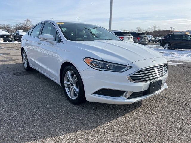 Certified 2018 Ford Fusion SE w/ Fusion SE Technology Package image 3