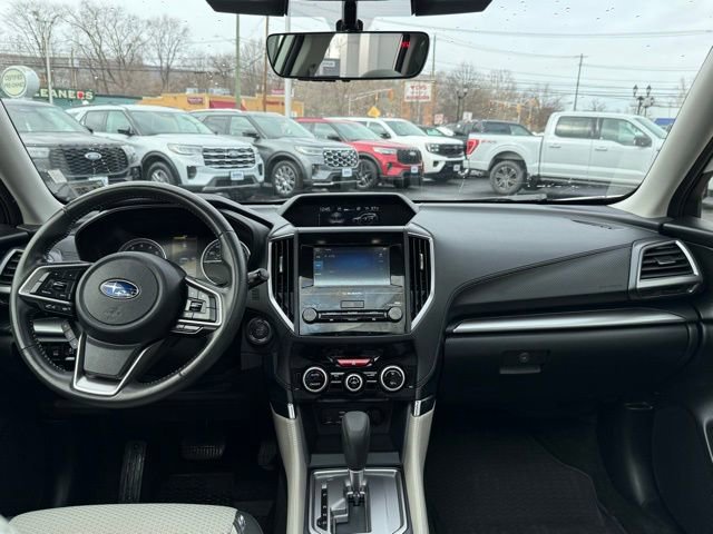 Used 2024 Subaru Forester Premium image 9