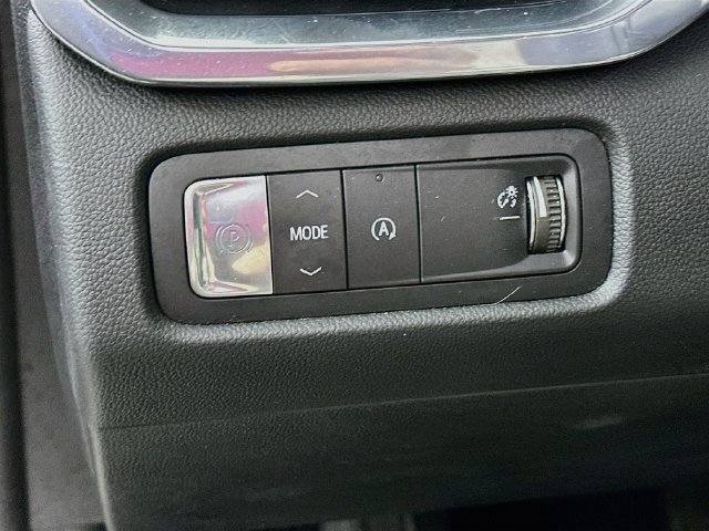 Used 2026 GMC Acadia Elevation w/ Elevation Premium Package FWD image 16