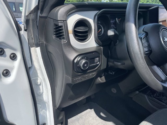 Used 2024 Jeep Wrangler Sport AWD/4WD image 23