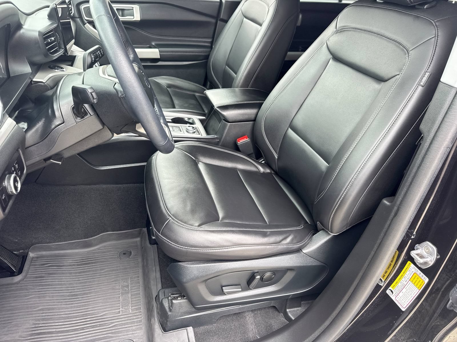Certified 2023 Ford Explorer XLT w/ Equipment Group 202A AWD/4WD image 20