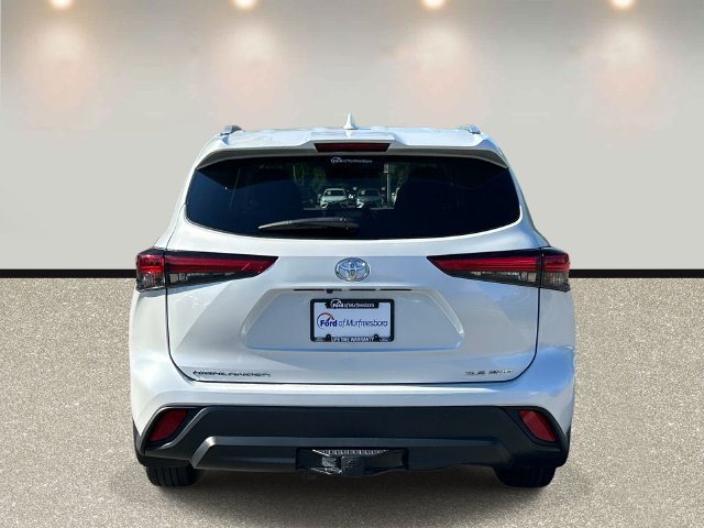 Used 2023 Toyota Highlander XLE AWD/4WD image 6
