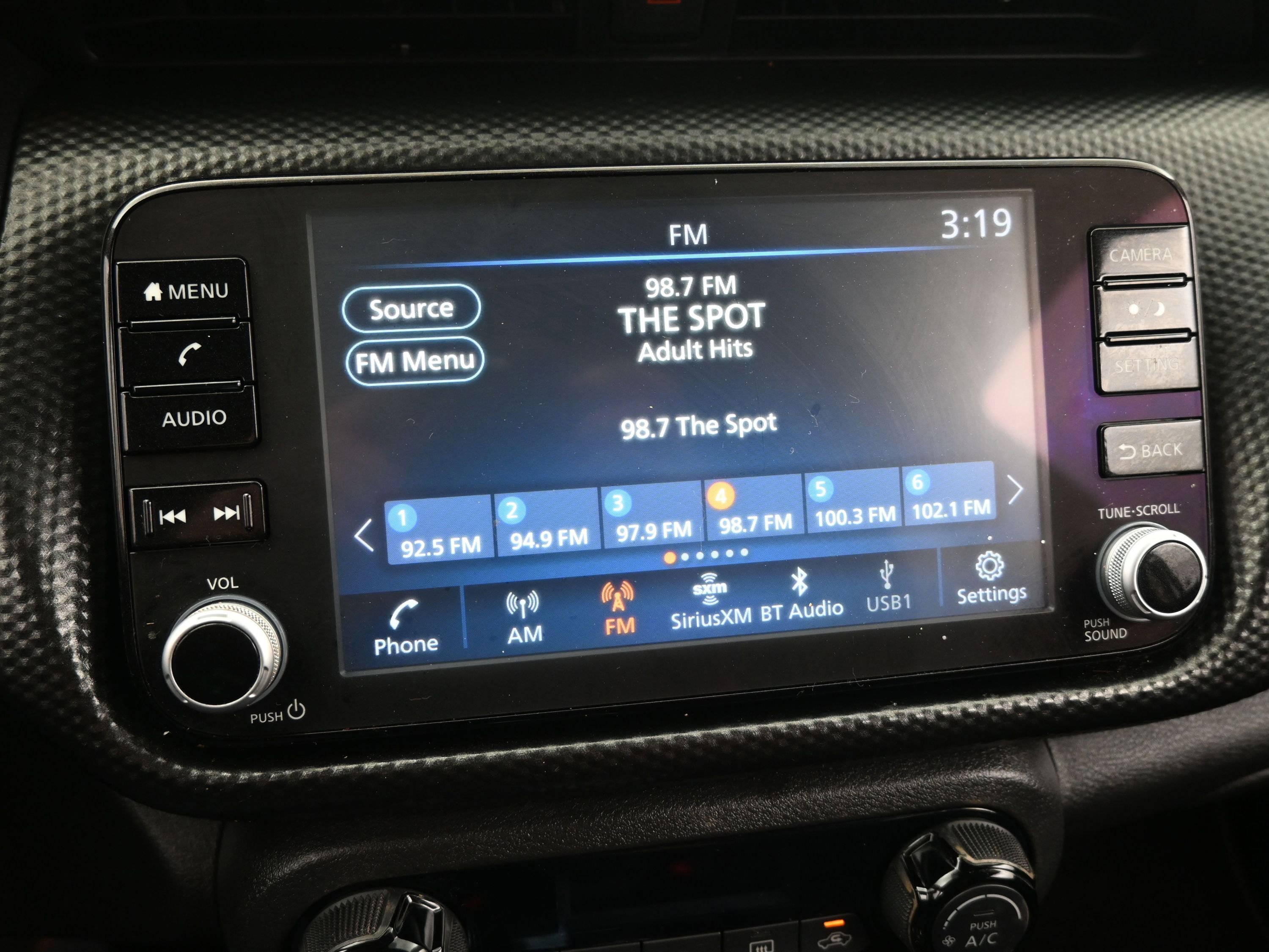 Used 2022 Nissan Kicks SV image 32