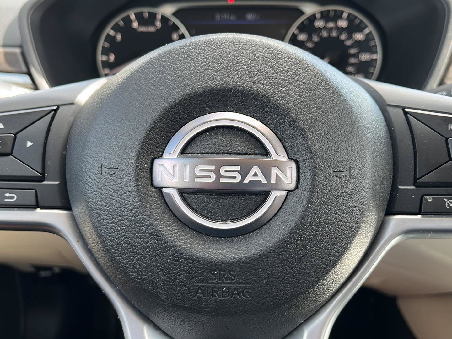Used 2025 Nissan Altima 2.5 SV FWD image 19