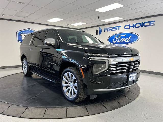Used 2025 Chevrolet Suburban Premier w/ Sun And Tow Package AWD/4WD image 2
