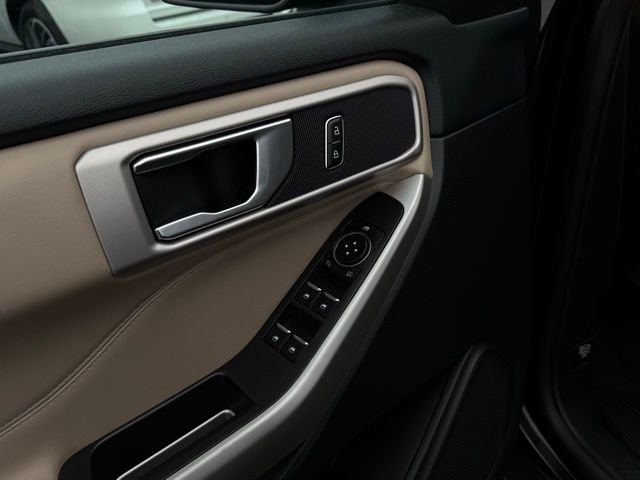 Certified 2024 Ford Explorer XLT image 11