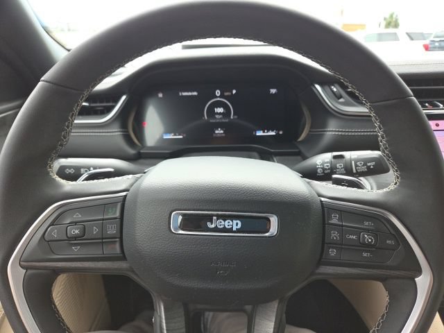 Used 2025 Jeep Grand Cherokee L Limited w/ Black Appearance Package RWD image 40