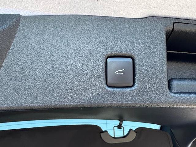 Certified 2022 Ford Escape SEL w/ Technology Package AWD/4WD image 7
