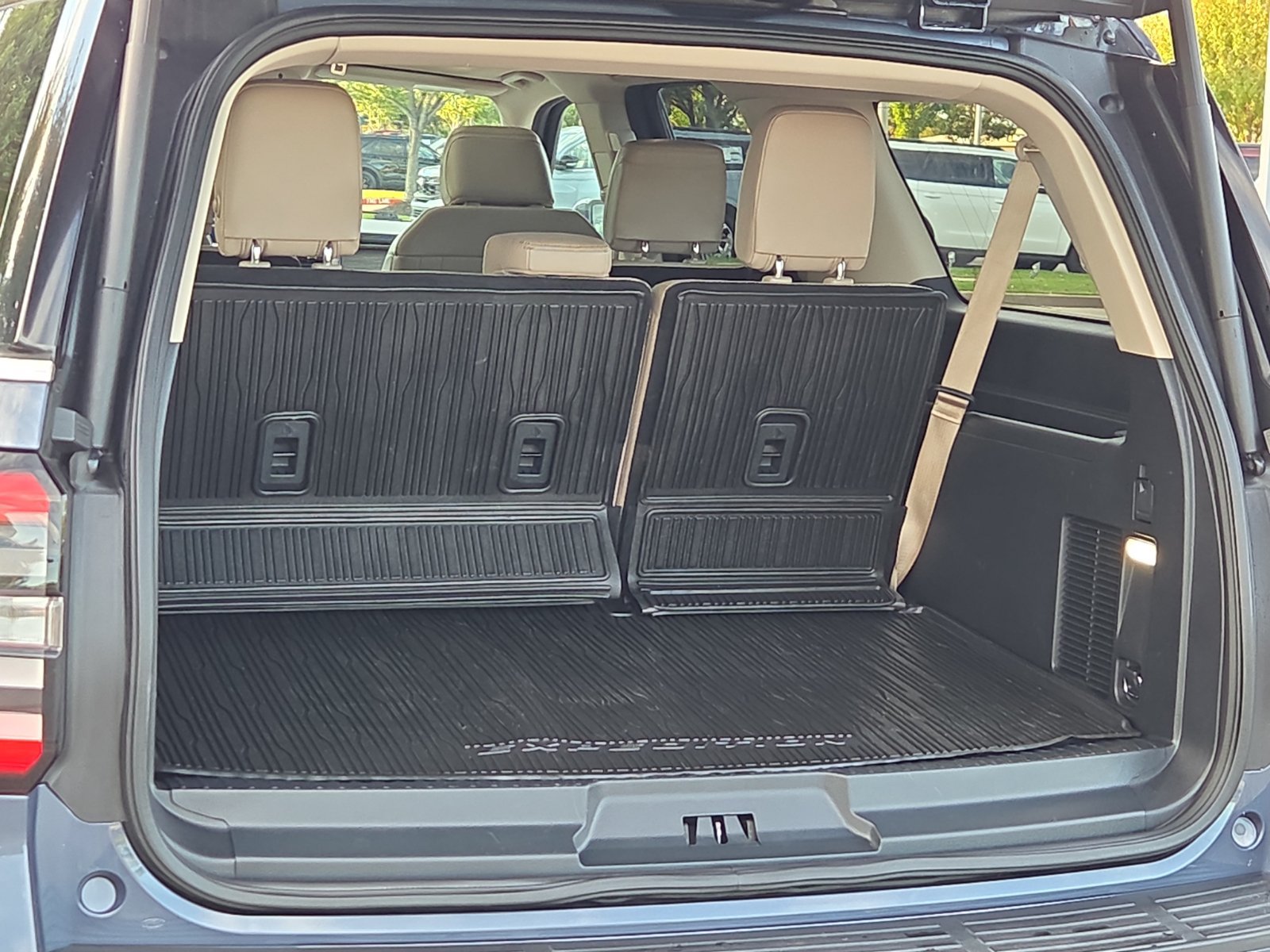 Certified 2022 Ford Expedition Max Limited AWD/4WD image 8