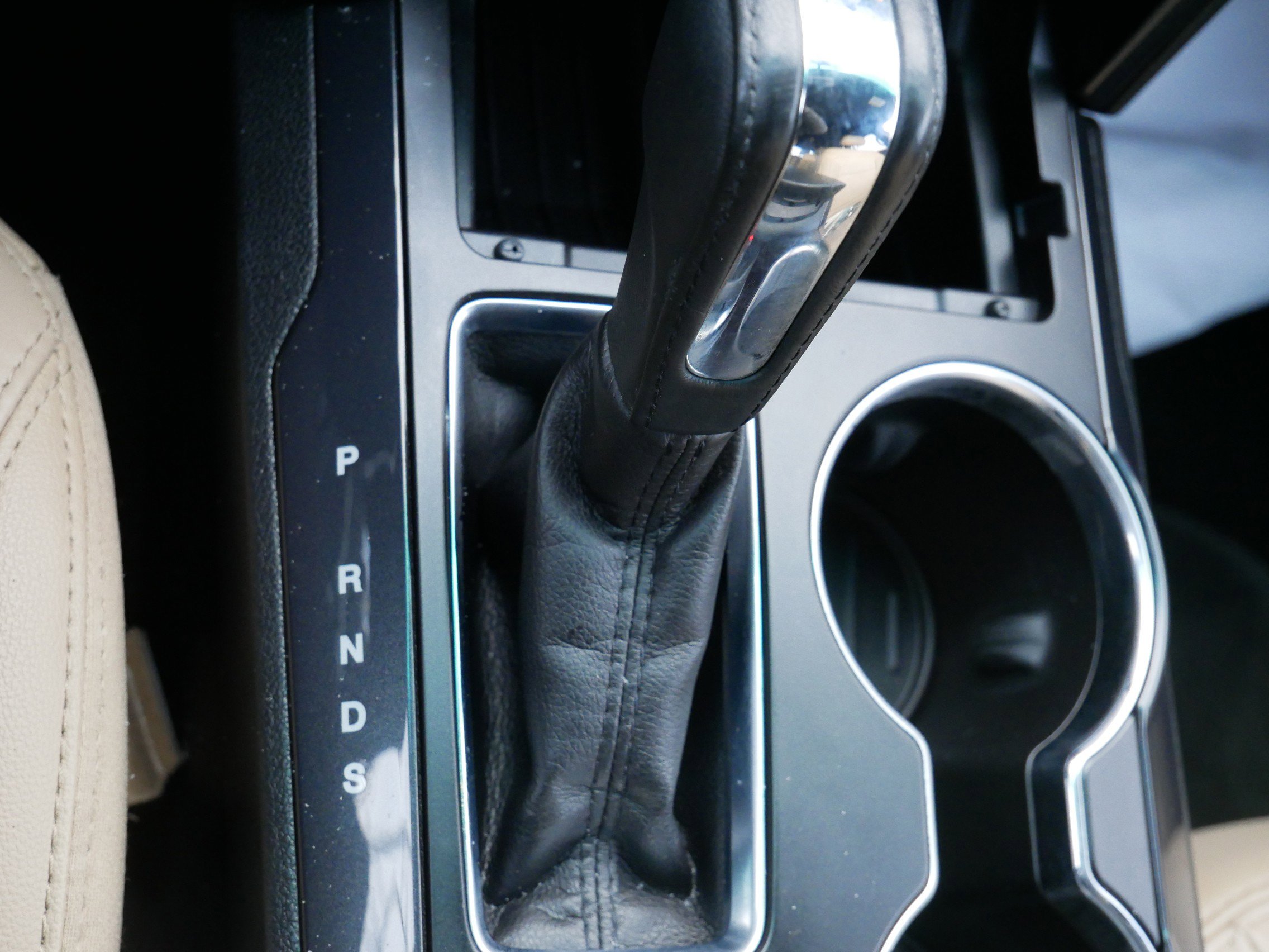 Certified 2017 Ford Explorer XLT w/ Equipment Group 202A image 21