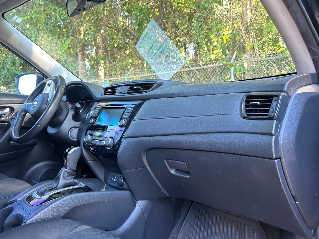 Used 2018 Nissan Rogue SV FWD image 14