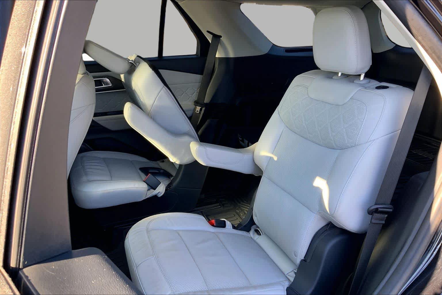Certified 2025 Ford Explorer Platinum w/ Ultimate Package RWD image 20