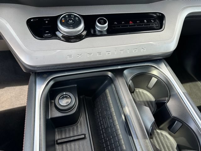 Certified 2025 Ford Expedition Active AWD/4WD image 28