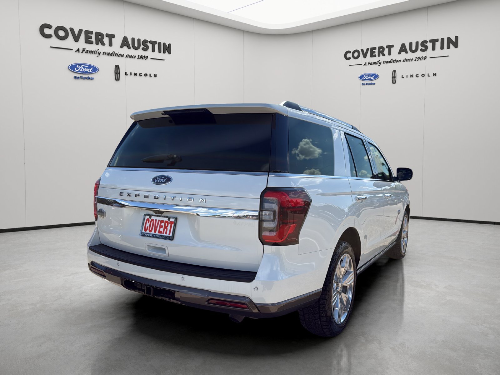 Certified 2024 Ford Expedition King Ranch AWD/4WD image 5