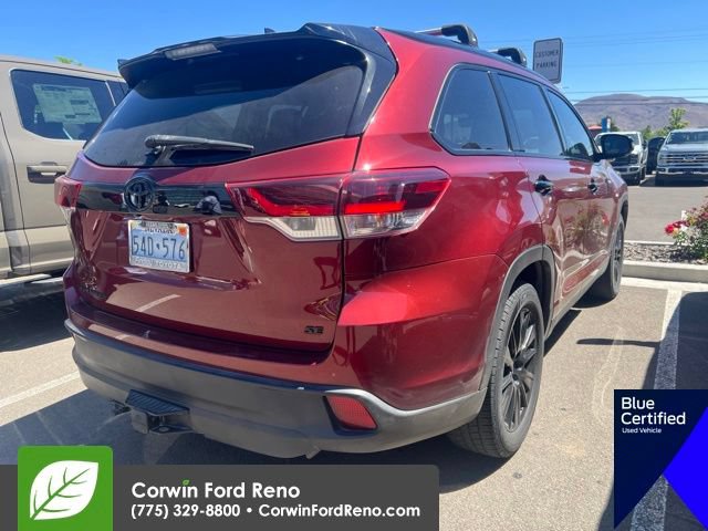 Used 2019 Toyota Highlander SE w/ Nightshade Edition FWD image 9